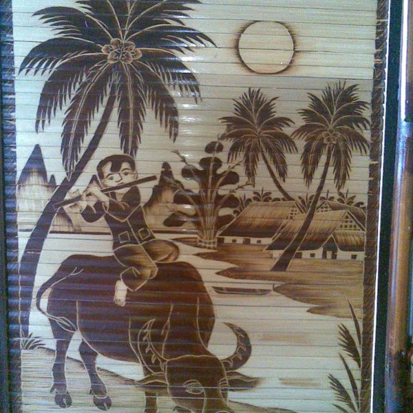 Tranh tre cạo chăn trâu thổi sáo (50cm x 70cm) Tranh tre cạo chăn trâu thổi sáo (50cm x 70cm)